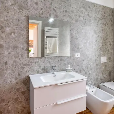 1 Bedroom Stunning In Lejlighed