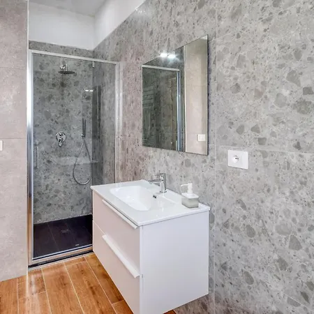 1 Bedroom Stunning In