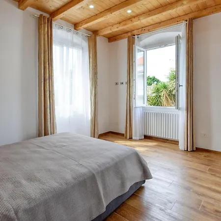 1 Bedroom Stunning In Lejlighed